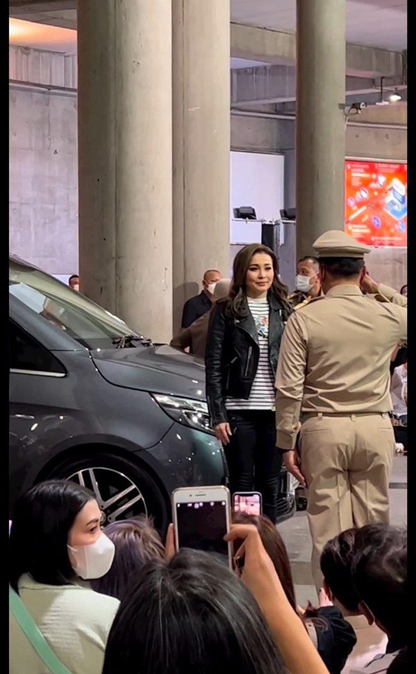 สมเด็จพระนางเจ้าฯ พระบรมราชินี สมเด็จพระนางเจ้าฯ พระบรมราชินี