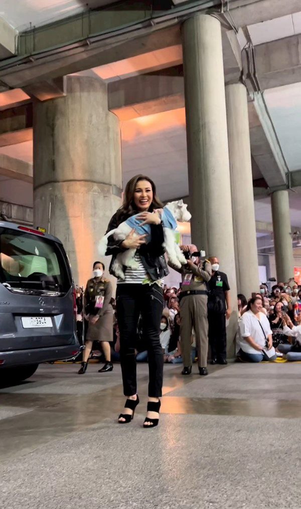 สมเด็จพระนางเจ้าฯ พระบรมราชินี สมเด็จพระนางเจ้าฯ พระบรมราชินี