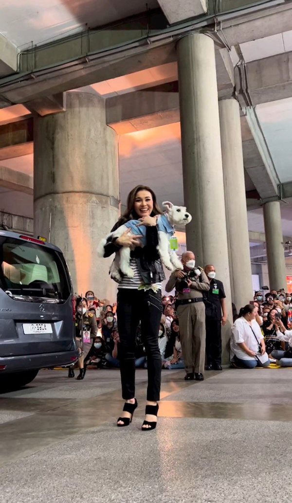 สมเด็จพระนางเจ้าฯ พระบรมราชินี สมเด็จพระนางเจ้าฯ พระบรมราชินี