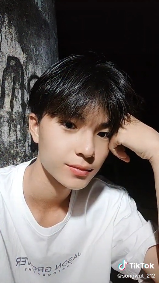 น้องแบงค์ ทรงวุฒิ น้องแบงค์ ทรงวุฒิ