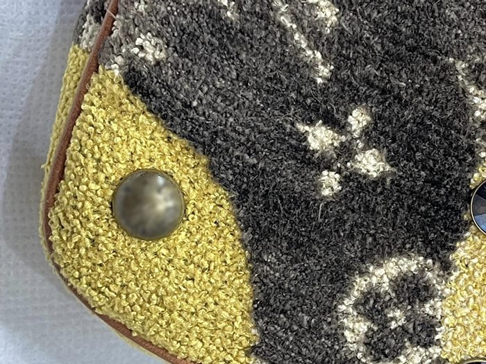 เอฟกระเป๋าหรูจากไลฟ์ดาร เอฟกระเป๋าหรูจากไลฟ์ดาร