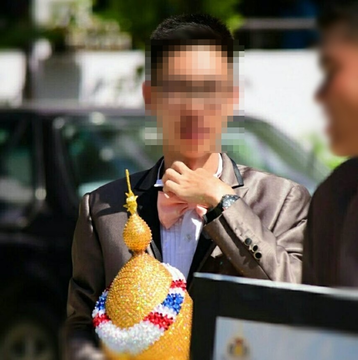 วางดอกไม้ไว้อาลัย วางดอกไม้ไว้อาลัย