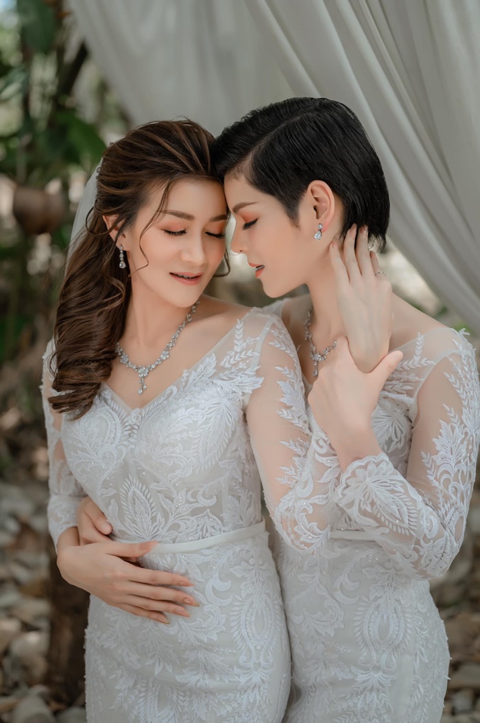 คู่รักหญิงรักหญิง คู่รักหญิงรักหญิง