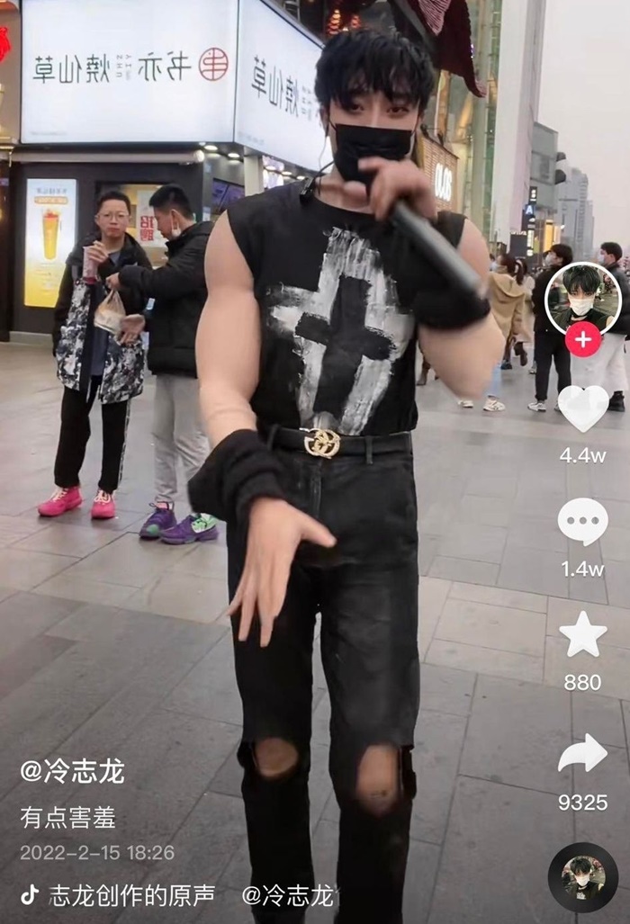 หนุ่มหล่อคนดังโซเชียล หนุ่มหล่อคนดังโซเชียล