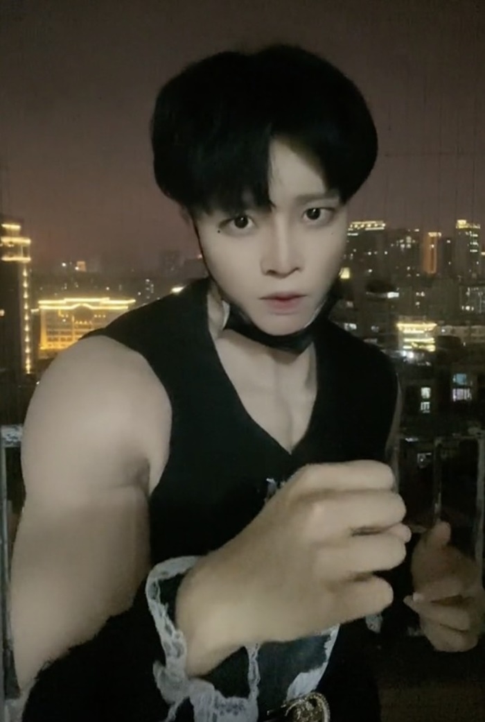 หนุ่มหล่อคนดังโซเชียล หนุ่มหล่อคนดังโซเชียล