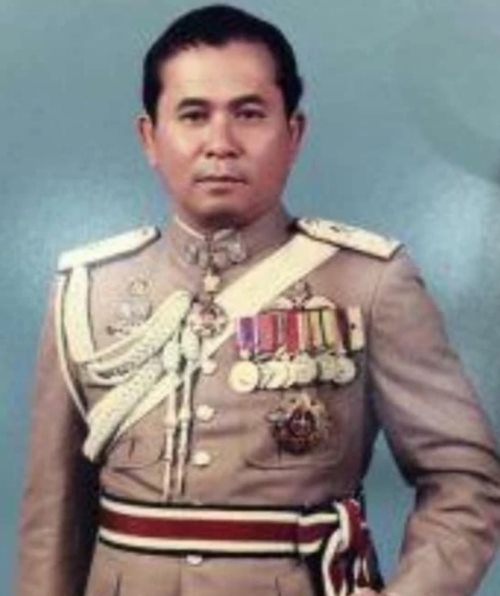 ชลอ เกิดเทศ ชลอ เกิดเทศ