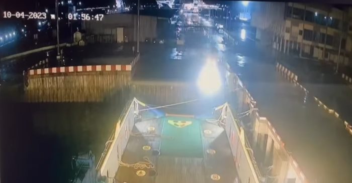 ขับรถตกทะเลสัตหีบ ขับรถตกทะเลสัตหีบ