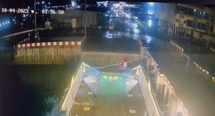 ขับรถตกทะเลสัตหีบ ขับรถตกทะเลสัตหีบ