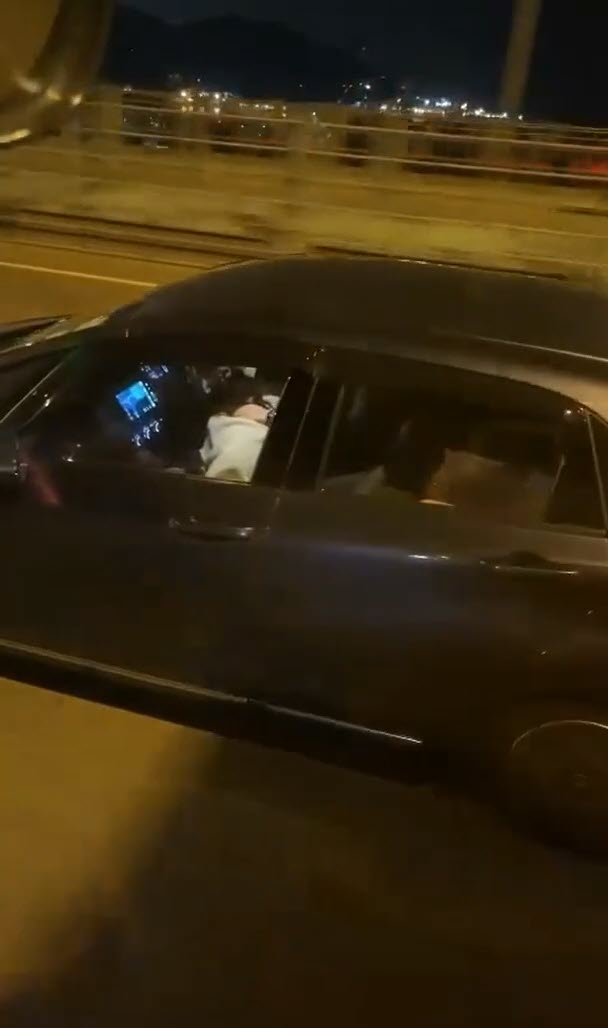 คู่รักใจกล้า คู่รักใจกล้า