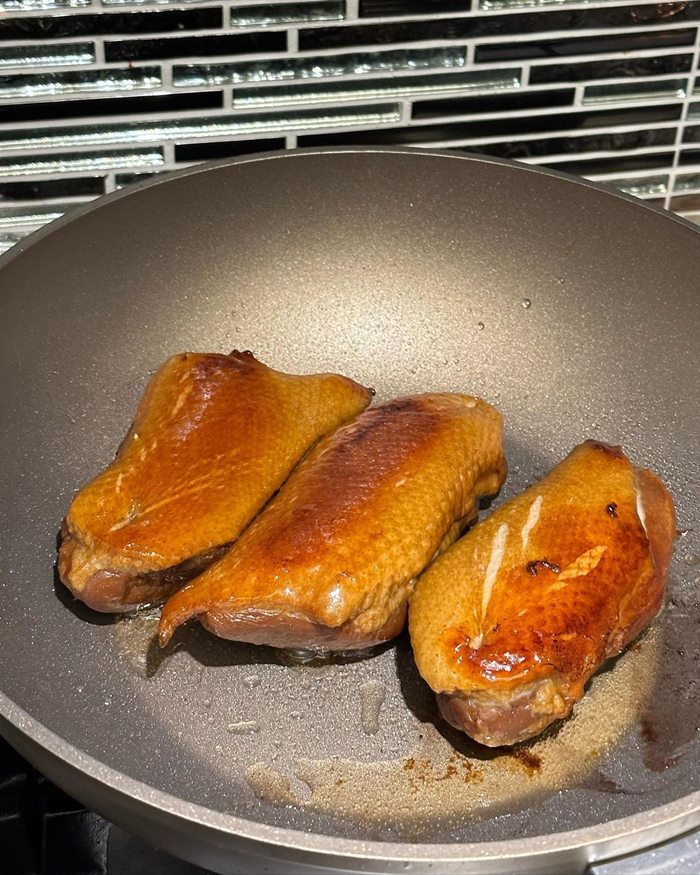 เอมมี่-เอมี่ เอมมี่-เอมี่