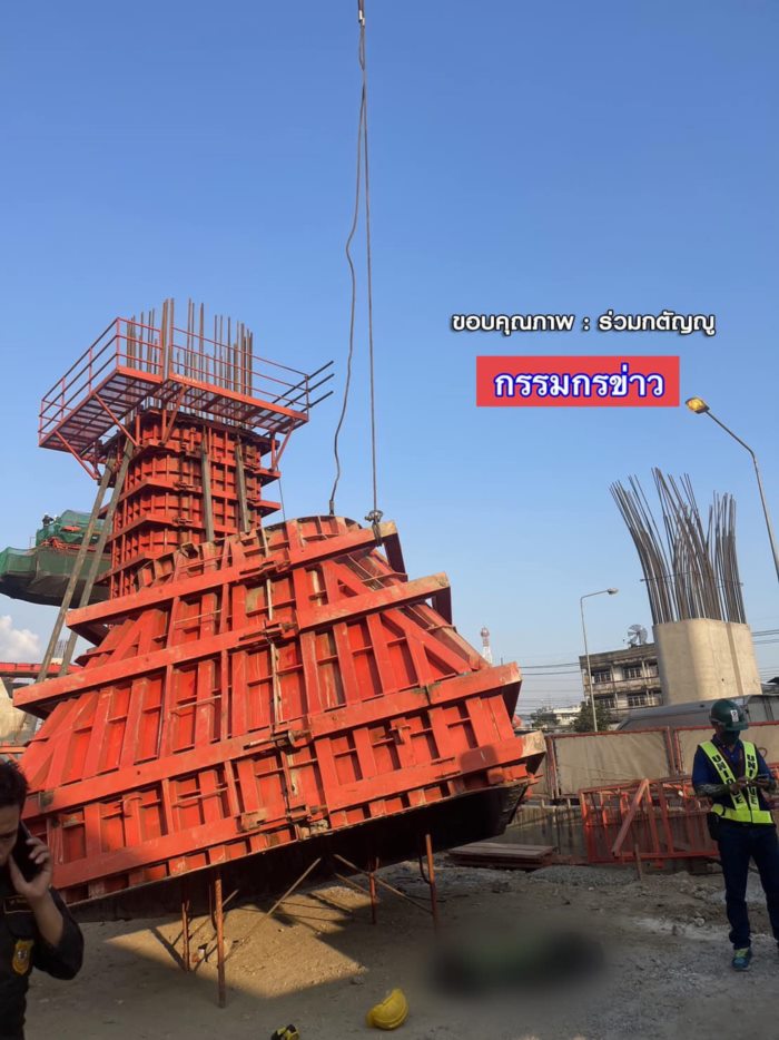 เหล็กก่อสร้างหล่นทับคนงาน เหล็กก่อสร้างหล่นทับคนงาน