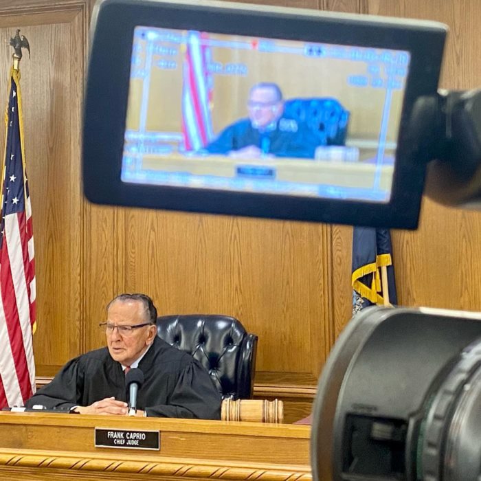 แฟรงค์ คาพริโอ ผู้พิพากษาใจดี แฟรงค์ คาพริโอ ผู้พิพากษาใจดี