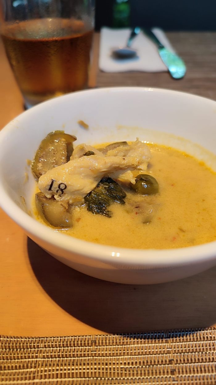 เลขบนไก่ในแกงเขียวหวาน เลขบนไก่ในแกงเขียวหวาน