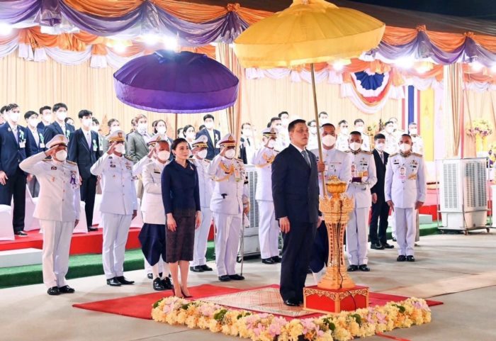 พระราชินี ทรงลงแข่งฮอกกี้น้ำแข็ง พระราชินี ทรงลงแข่งฮอกกี้น้ำแข็ง