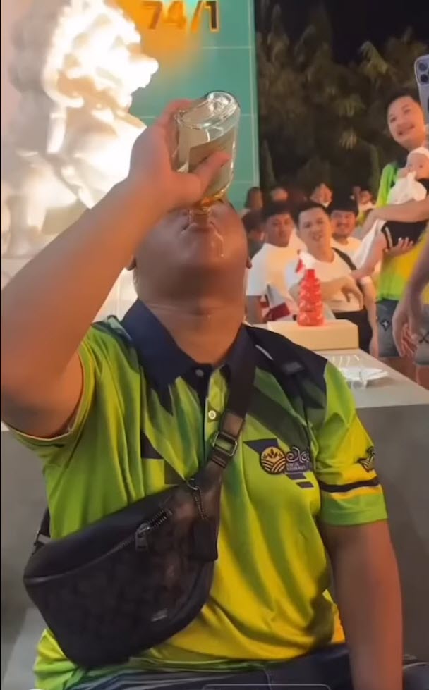 แบงค์ เลสเตอร์ กินเหล้าจนตาย แบงค์ เลสเตอร์ กินเหล้าจนตาย