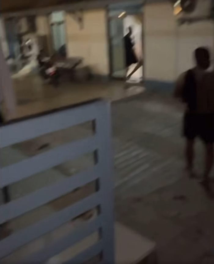 ทำร้ายร่างกาย ทำร้ายร่างกาย