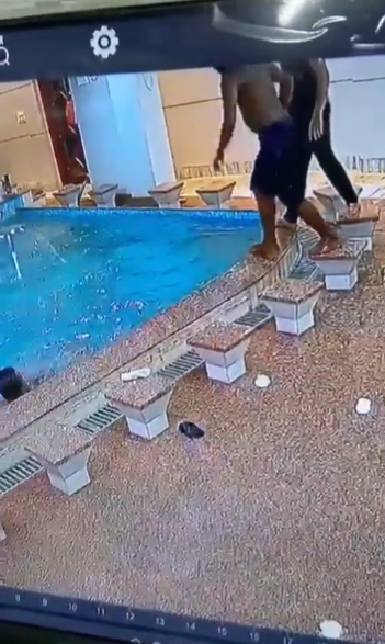 สระน้ำตื้น สระน้ำตื้น