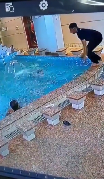 สระน้ำตื้น สระน้ำตื้น