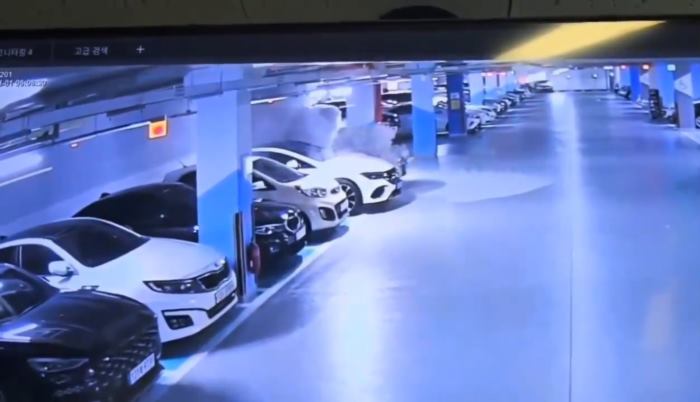 รถยนต์ไฟฟ้าระเบิด รถยนต์ไฟฟ้าระเบิด