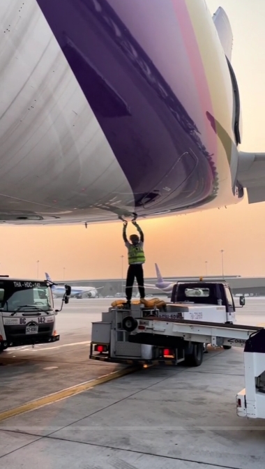 ห้องน้ำบนเครื่องบิน ห้องน้ำบนเครื่องบิน