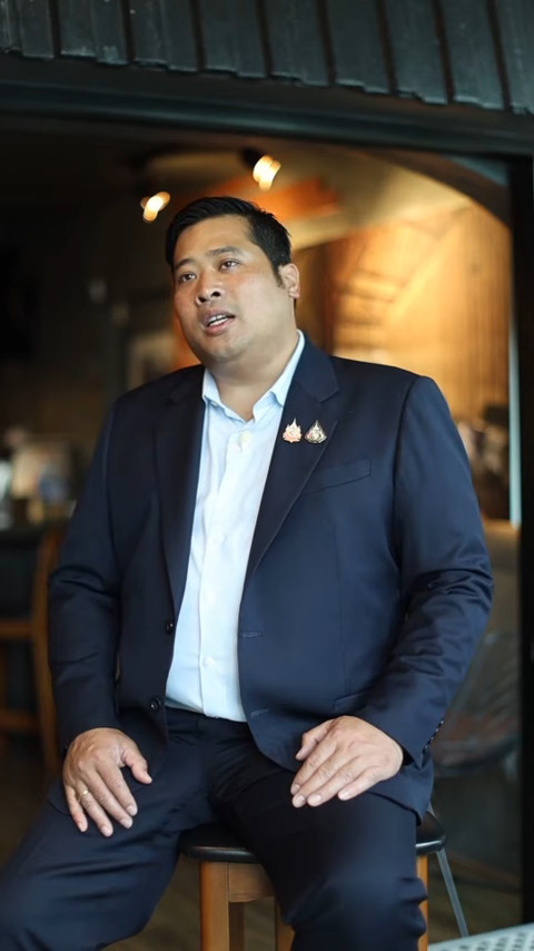 ท่านอ้น วัชรเรศร วิวัชรวงศ์ ท่านอ้น วัชรเรศร วิวัชรวงศ์