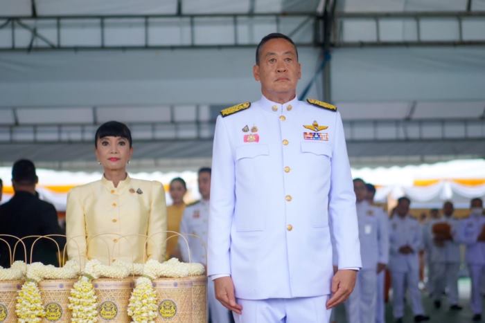 แม่เศรษฐา ทวีสิน แม่เศรษฐา ทวีสิน