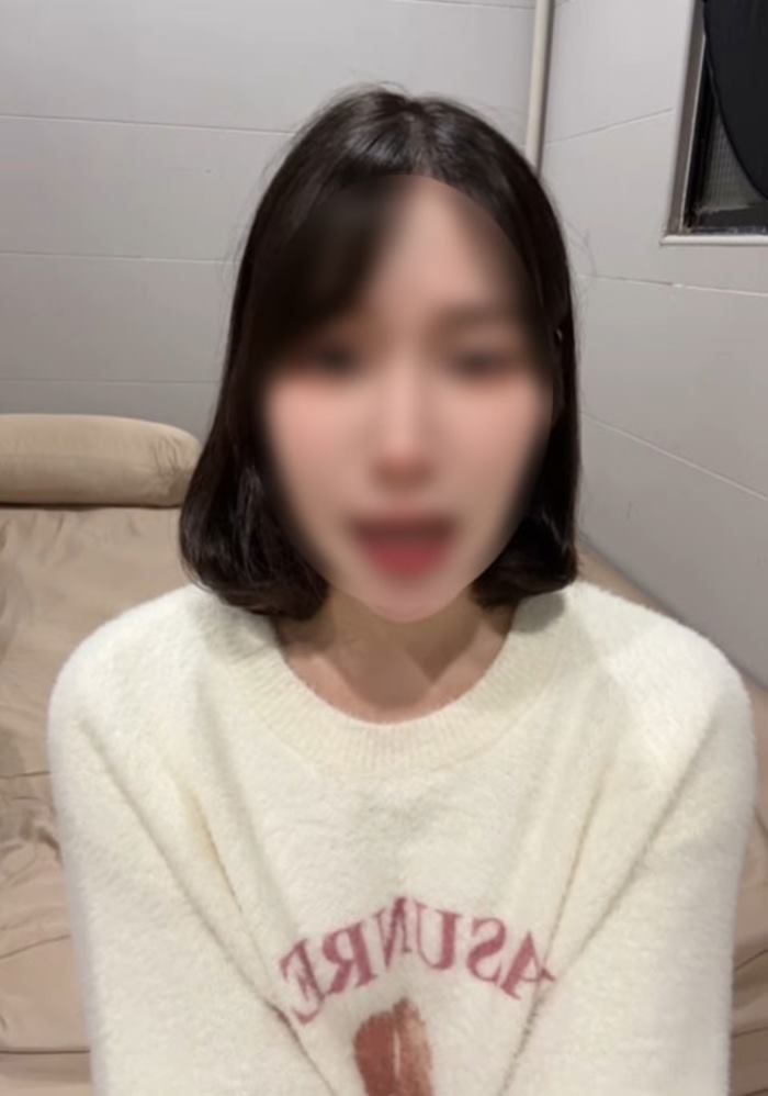 เน็ตไอดอล ไลฟ์โต้ปมเมียน้อยเศรษฐี เน็ตไอดอล ไลฟ์โต้ปมเมียน้อยเศรษฐี