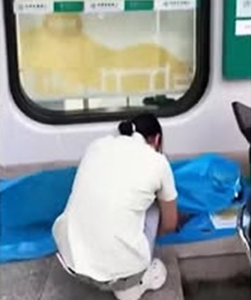 หญิงป่วยหนักสิ้นใจที่ธนาคาร หญิงป่วยหนักสิ้นใจที่ธนาคาร