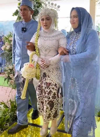 รู้ความลับของพ่อ ในวันแต่งงาน รู้ความลับของพ่อ ในวันแต่งงาน