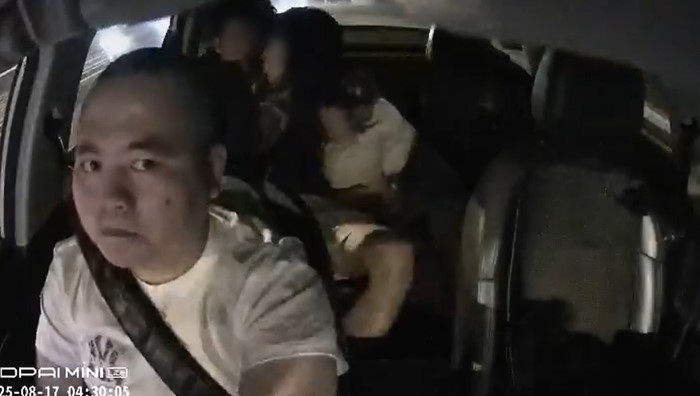 คู่รักหิวโซ ขึ้นแท็กซี่ปุ๊บ จัดหนักกินแซ่บ คู่รักหิวโซ ขึ้นแท็กซี่ปุ๊บ จัดหนักกินแซ่บ