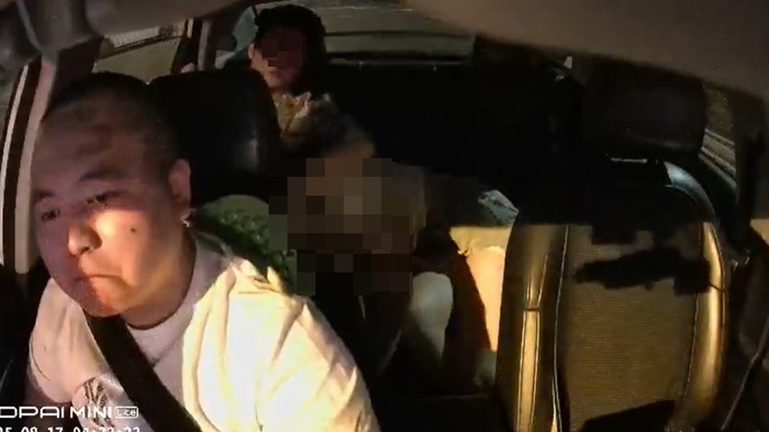 คู่รักหิวโซ ขึ้นแท็กซี่ปุ๊บ จัดหนักกินแซ่บ คู่รักหิวโซ ขึ้นแท็กซี่ปุ๊บ จัดหนักกินแซ่บ