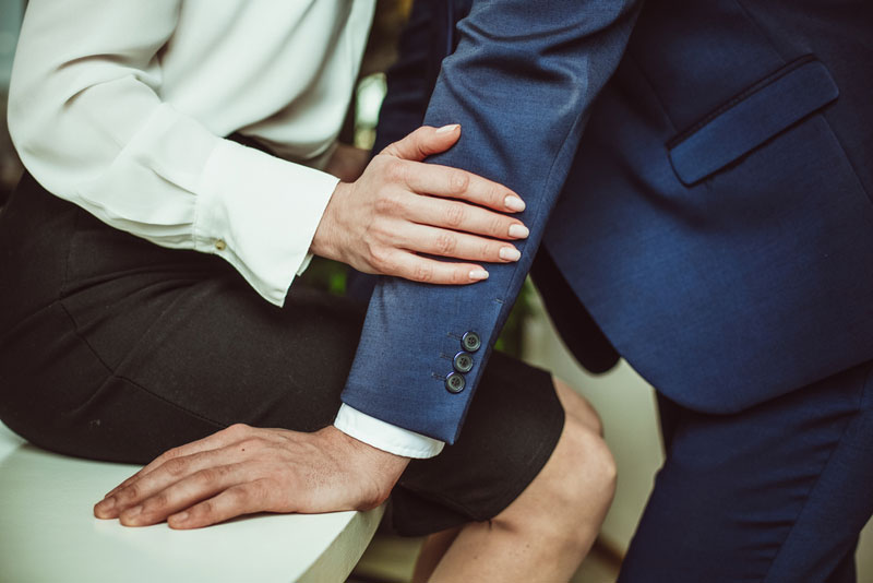 เรื่องสามีเพื่อน ควรบอกดีไหม ? เรื่องสามีเพื่อน ควรบอกดีไหม ?