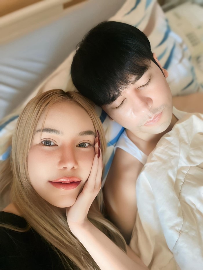 แม่ตั๊ก ว่าไง หลังคนแห่ปาภาพ ป๋าเบียร์ เที่ยวผับกับสาว แม่ตั๊ก ว่าไง หลังคนแห่ปาภาพ ป๋าเบียร์ เที่ยวผับกับสาว