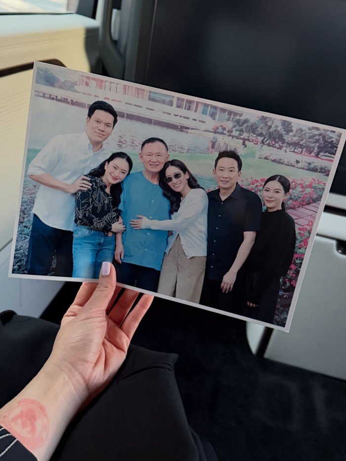 เล่าเบื้องหลังทักษิณถ่ายรูป เล่าเบื้องหลังทักษิณถ่ายรูป