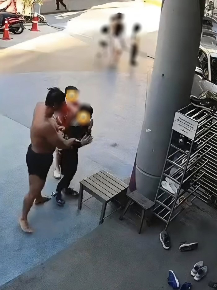 กระติ๊บ แฉเดือดอินฟลูฯ สายกล้ามตบเด็ก กระติ๊บ แฉเดือดอินฟลูฯ สายกล้ามตบเด็ก