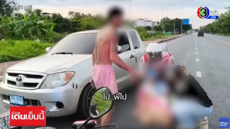 หนุ่มพากิ๊กท้อง 7 เดือน เข้า รร. สาวช็อกเข้า รพ. ตามเมียมาช่วย หนุ่มพากิ๊กท้อง 7 เดือน เข้า รร. สาวช็อกเข้า รพ. ตามเมียมาช่วย