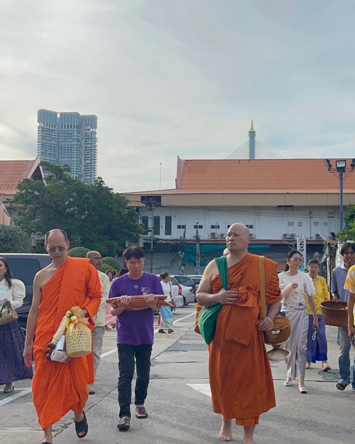 ท่านอ้นอุปสมบท ท่านอ้นอุปสมบท
