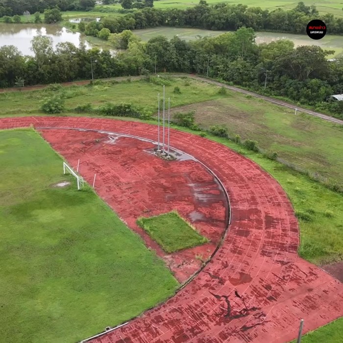 สนามฟุตบอลนครพนม 100 ล้าน สภาพถูกปล่อยร้าง สนามฟุตบอลนครพนม 100 ล้าน สภาพถูกปล่อยร้าง
