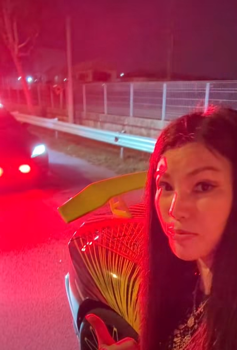 สรุปดราม่า มาดามยุ้ย โวยตำรวจขับตามรถหรู 2 รอบ สรุปดราม่า มาดามยุ้ย โวยตำรวจขับตามรถหรู 2 รอบ