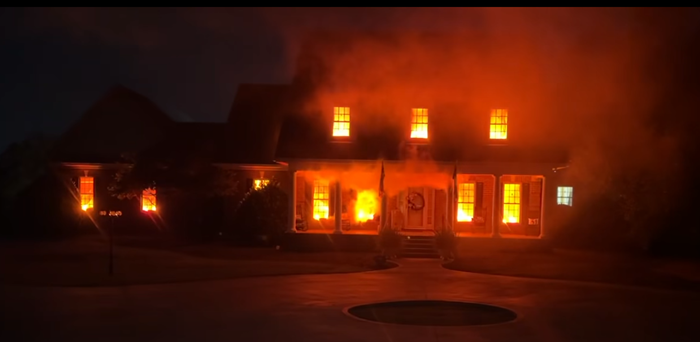 เล่นใหญ่จัดเต็ม ลุกเป็นไฟ เล่นใหญ่จัดเต็ม ลุกเป็นไฟ