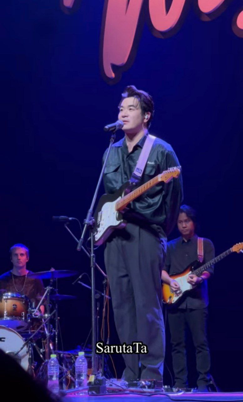 แสตมป์ อภิวัชร์ แสตมป์ อภิวัชร์