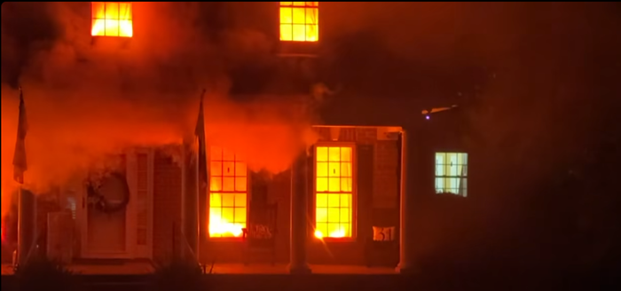 เล่นใหญ่จัดเต็ม ลุกเป็นไฟ เล่นใหญ่จัดเต็ม ลุกเป็นไฟ