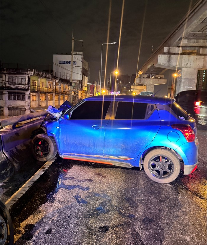 เบลล์ ขอบสนาม เบลล์ ขอบสนาม