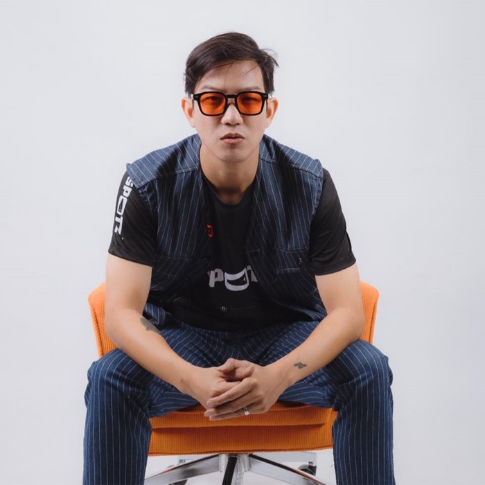 เบลล์ ขอบสนาม เบลล์ ขอบสนาม