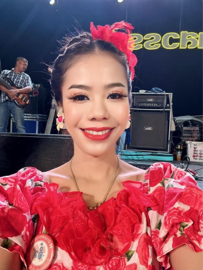 สาวราชการ เต้นรำวงหาเลี้ยงชีพหลังเลิกงาน สาวราชการ เต้นรำวงหาเลี้ยงชีพหลังเลิกงาน