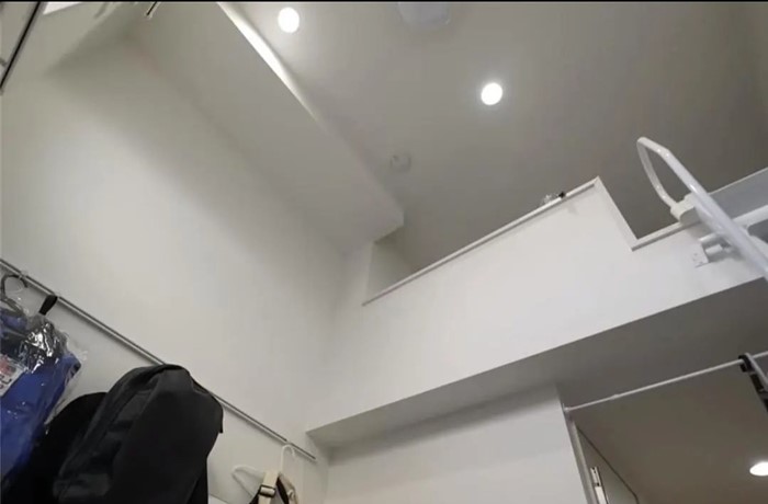 8 ตร.ม. แต่ทำให้ดูกว้างจนน่าทึ่ง 8 ตร.ม. แต่ทำให้ดูกว้างจนน่าทึ่ง