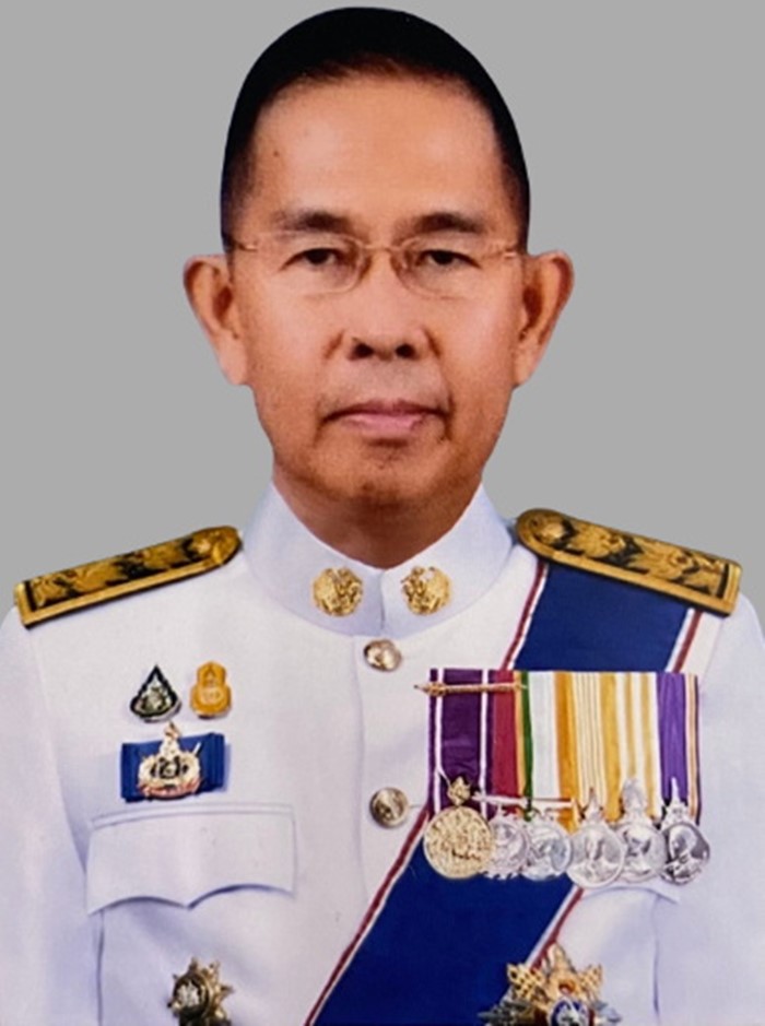 ผู้ว่าติดดิน นั่งรถไฟรับตำแหน่งรองปลัด ผู้ว่าติดดิน นั่งรถไฟรับตำแหน่งรองปลัด