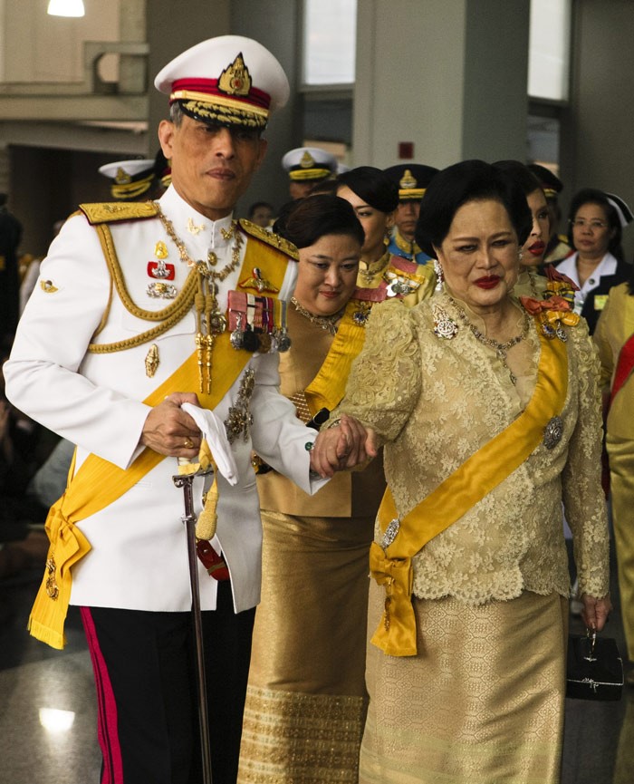 ย้อนช่วงเวลาแห่งความผูกพัน กับบทพระราชนิพนธ์ ในหลวง ร.10 ถึง สมเด็จพระพันปีหลวง ย้อนช่วงเวลาแห่งความผูกพัน กับบทพระราชนิพนธ์ ในหลวง ร.10 ถึง สมเด็จพระพันปีหลวง