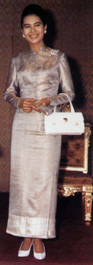 สมเด็จพระพันปีหลวง ทรงวิจิตร เผยจุดกำเนิดชุดไทยพระราชนิยม จากพระราชเสาวนีย์ สมเด็จพระพันปีหลวง ทรงวิจิตร เผยจุดกำเนิดชุดไทยพระราชนิยม จากพระราชเสาวนีย์