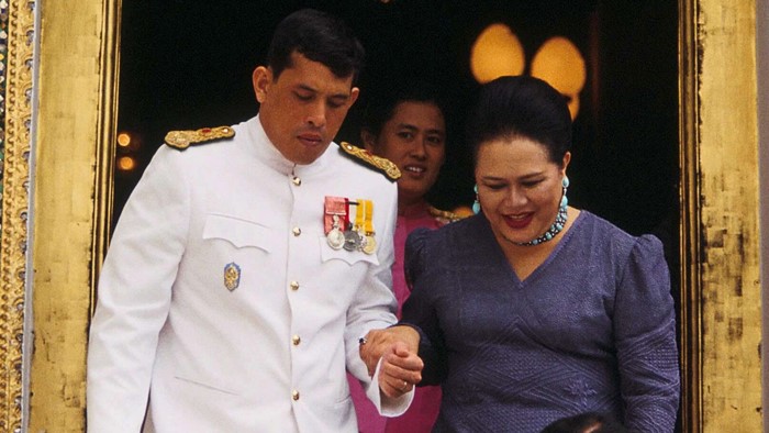 ย้อนช่วงเวลาแห่งความผูกพัน กับบทพระราชนิพนธ์ ในหลวง ร.10 ถึง สมเด็จพระพันปีหลวง ย้อนช่วงเวลาแห่งความผูกพัน กับบทพระราชนิพนธ์ ในหลวง ร.10 ถึง สมเด็จพระพันปีหลวง